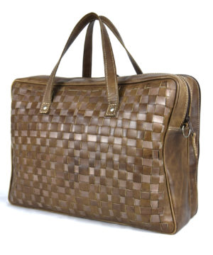 Ručne pletená kožená cestovná taška č.8282 v hnedej farbe