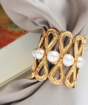 Alternative view of Brošňa na šatku a šál Infinity v zlatej farbe