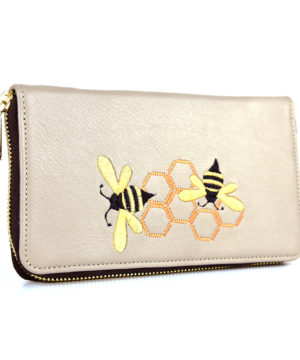 Dámska vyšívaná kožená peňaženka č.8606 s motívom včelieho úľa, béžová farba
