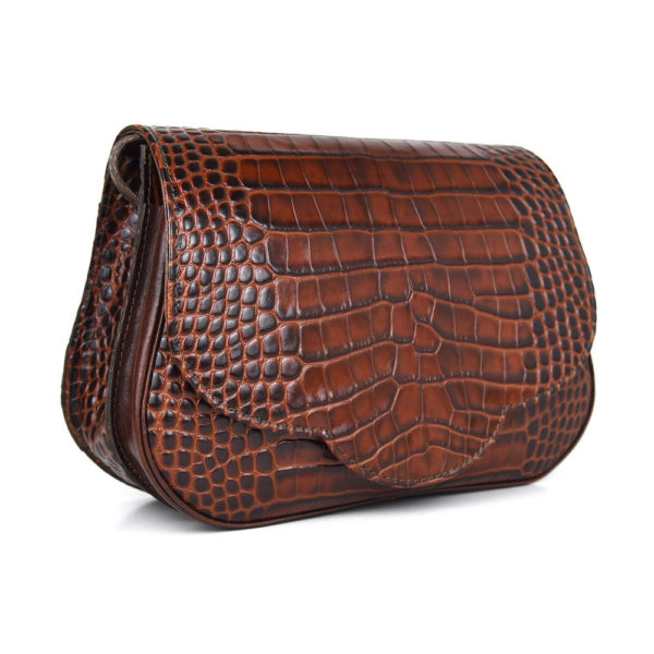 Kabelka crossbody z hovädzej kože s dezénom krokodíla v hnedej farbe - Image 7
