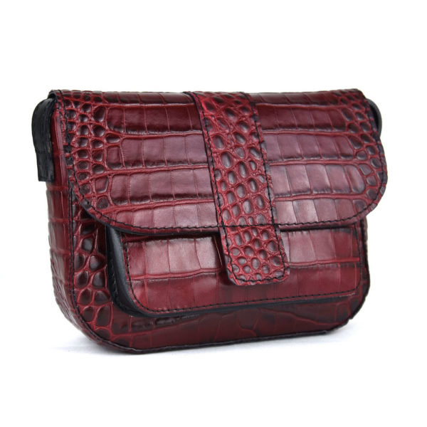Malá kabelka crossbody z hovädzej kože s dezénom krokodíla v bordovej farbe - Image 7