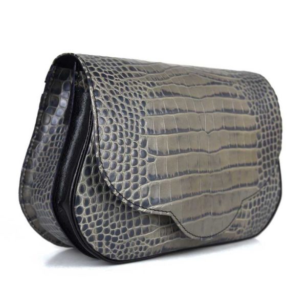 Kabelka crossbody z hovädzej kože s dezénom krokodíla v šedej farbe - Image 11