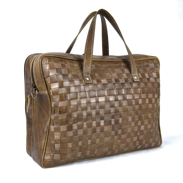 Ručne pletená kožená cestovná taška č.8282 v hnedej farbe