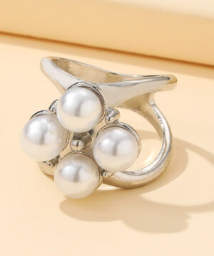 Luxusný trojprstenec na šatku a šál v striebornej farbe