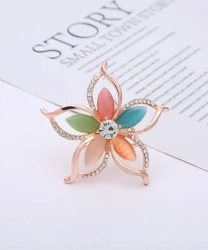 Luxusný trojprstenec v tvare farebnej kvetiny