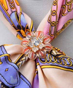 Alternative view of Ozdobný trojprstenec v tvare nádherného kvetu